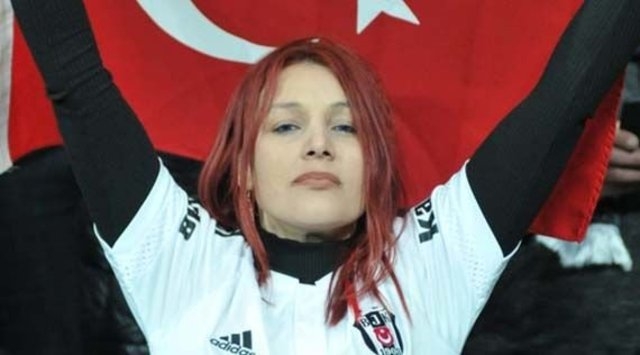 Beşiktaş'ın kırmızı saçlı taraftarı konuştu! 5