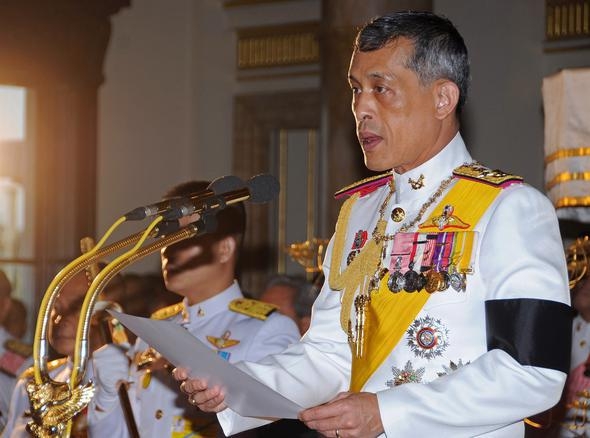 Tayland Kralı Maha'nın şaşırtan tarzı! 16