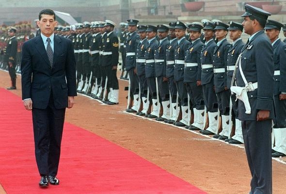 Tayland Kralı Maha'nın şaşırtan tarzı! 7