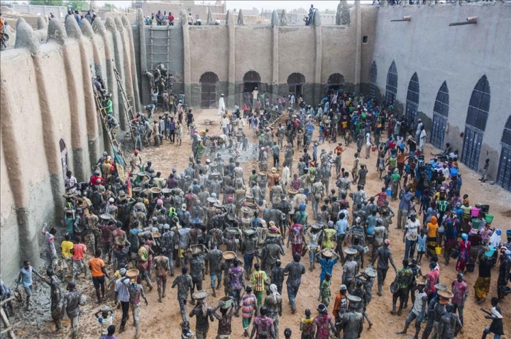 UNESCO'nun Dünya Tarihi Mirası Listesi'ndeki Ulu Cami çamurla onarıldı! 11