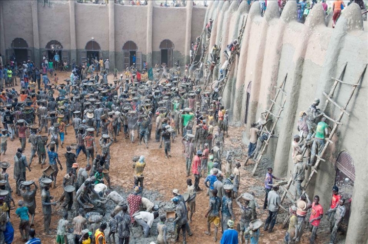 UNESCO'nun Dünya Tarihi Mirası Listesi'ndeki Ulu Cami çamurla onarıldı! 9