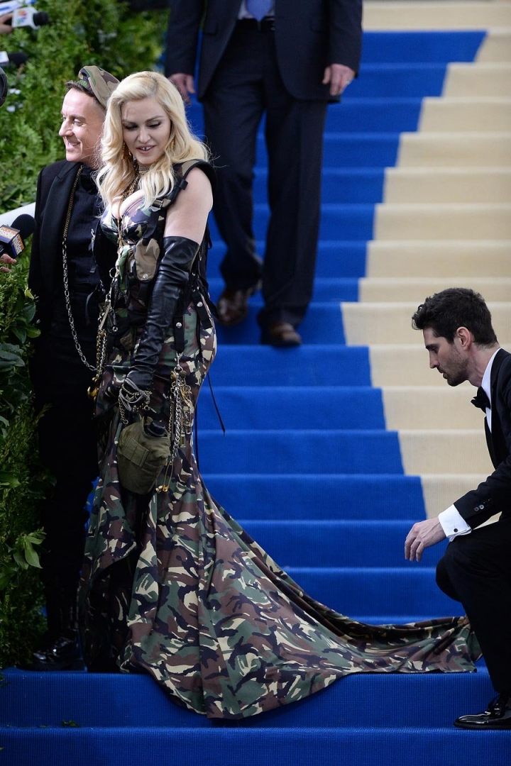Met Gala'da kuyruk etkisi! 13