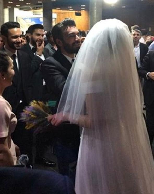 Neslihan Atagül görümcesinin düğününde pistten inmedi! 12