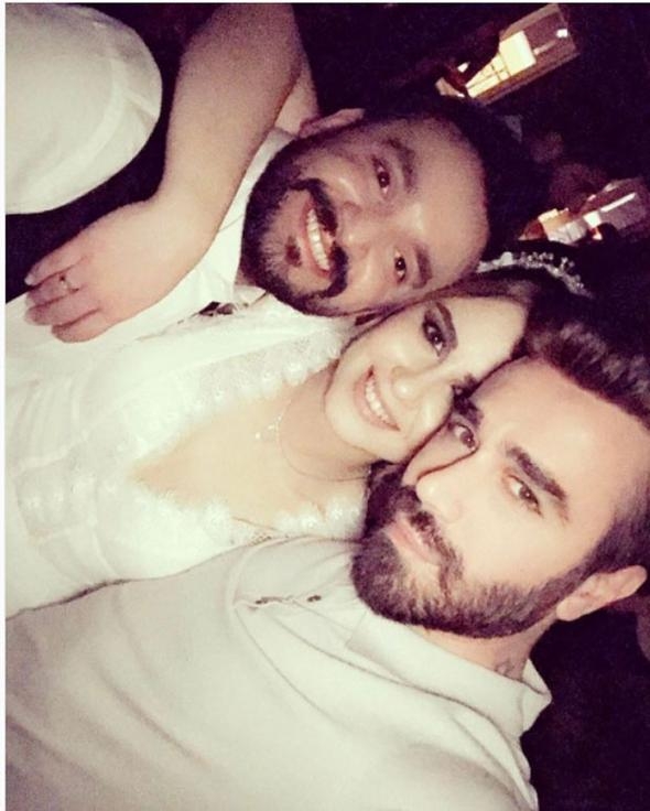 Neslihan Atagül görümcesinin düğününde pistten inmedi! 8