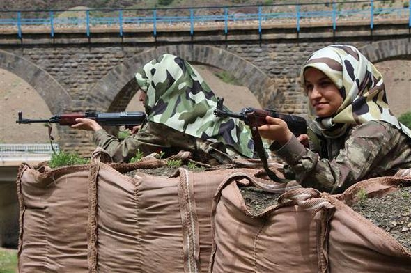 Vatan nöbetinde iki genç kadın: Dökülen her şehit kanının hesabını soracağız! 7