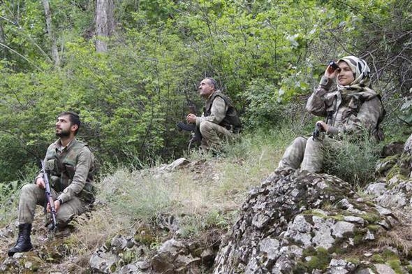 Vatan nöbetinde iki genç kadın: Dökülen her şehit kanının hesabını soracağız! 10