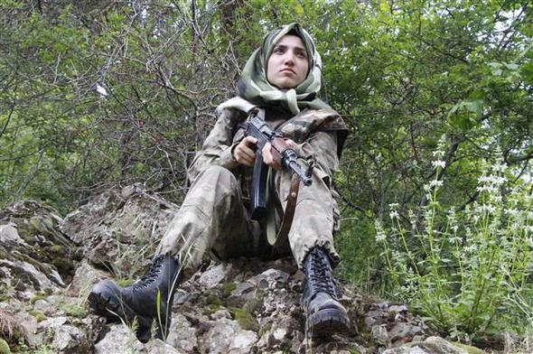 Vatan nöbetinde iki genç kadın: Dökülen her şehit kanının hesabını soracağız! 1