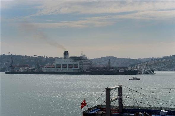 444 metrelik dev gemi Boğaz'dan böyle geçti! 18