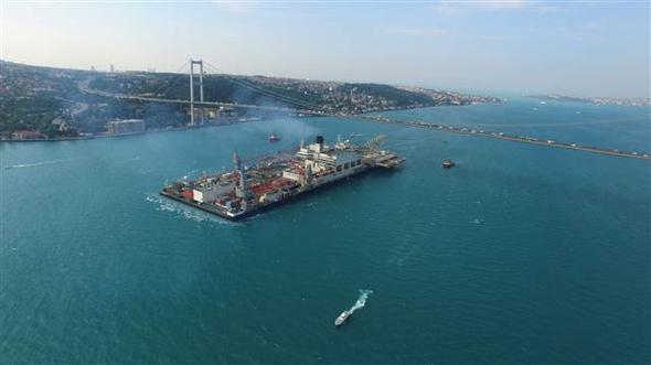 444 metrelik dev gemi Boğaz'dan böyle geçti! 16