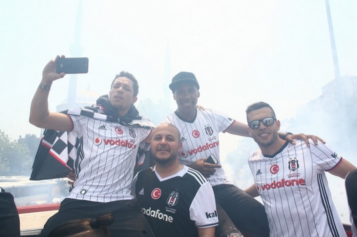 Kare kare şampiyonluk kutlamaları! 6