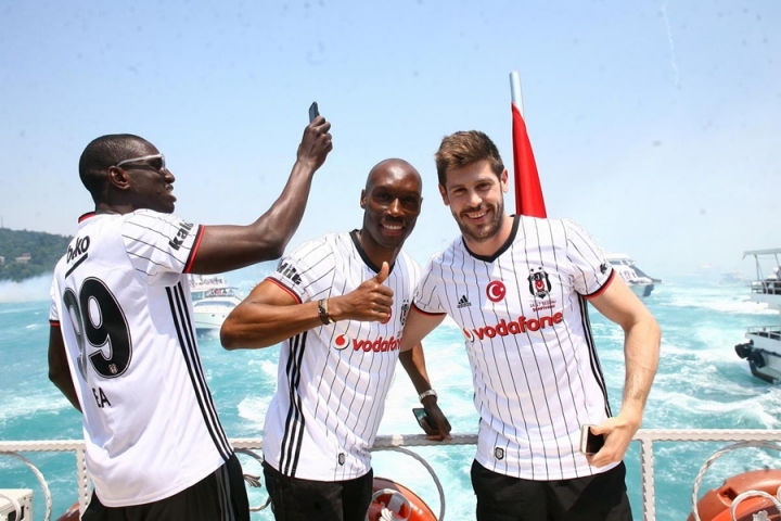Kare kare şampiyonluk kutlamaları! 1