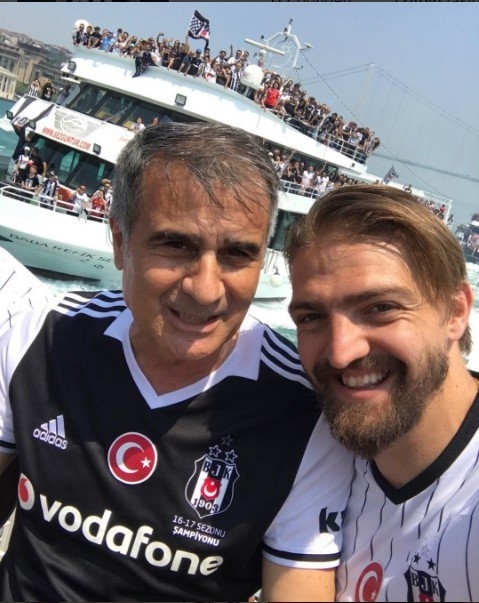 Kare kare şampiyonluk kutlamaları! 2