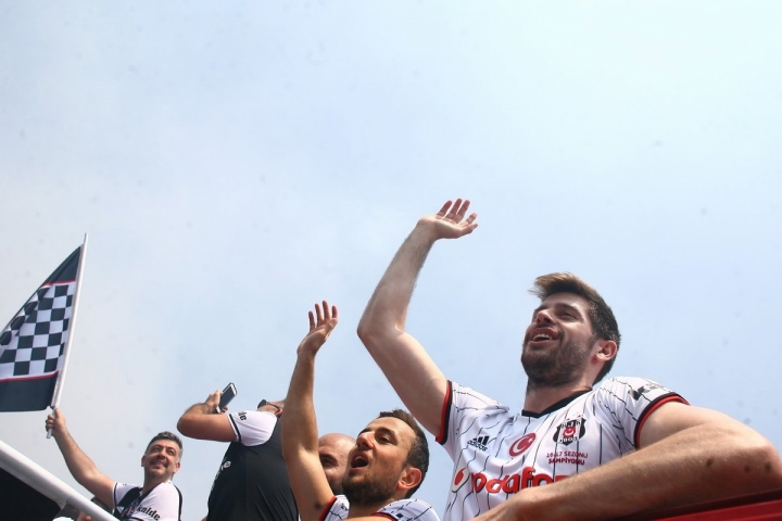 Kare kare şampiyonluk kutlamaları! 8
