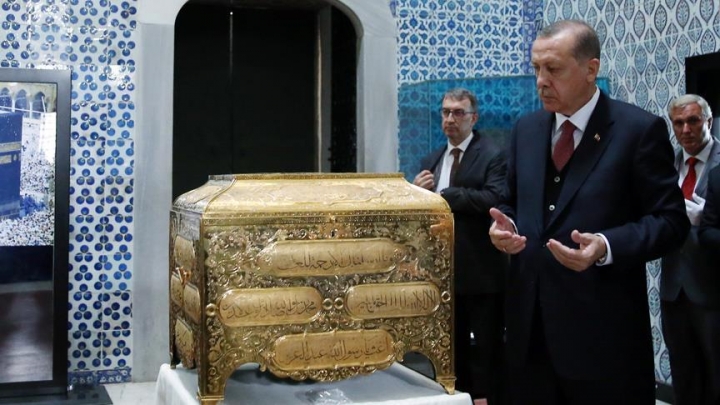 O kadar özel ki... Cumhurbaşkanı Erdoğan eldiven takarak o kapağı açtı! 1
