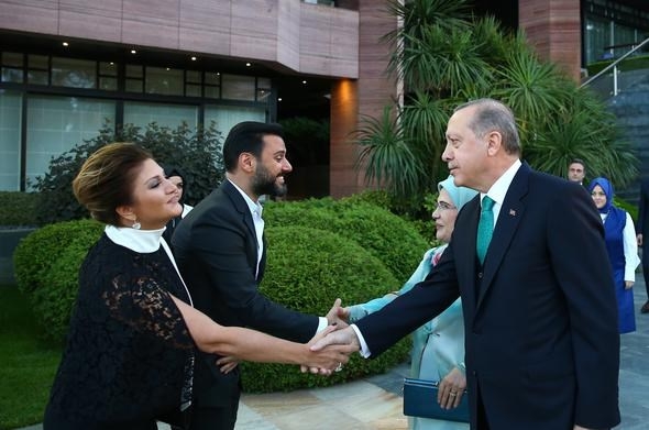 Cumhurbaşkanı Erdoğan, sanatçı ve sporcularla bir araya geldi... 5