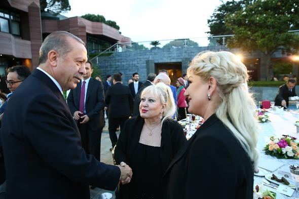 Cumhurbaşkanı Erdoğan, sanatçı ve sporcularla bir araya geldi... 1
