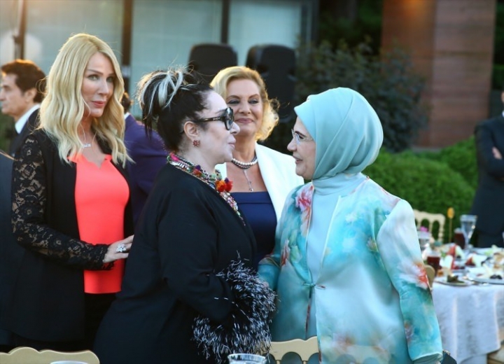 Cumhurbaşkanı Erdoğan, sanatçı ve sporcularla bir araya geldi... 8