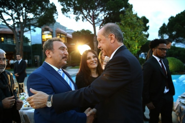 Cumhurbaşkanı Erdoğan, sanatçı ve sporcularla bir araya geldi... 11