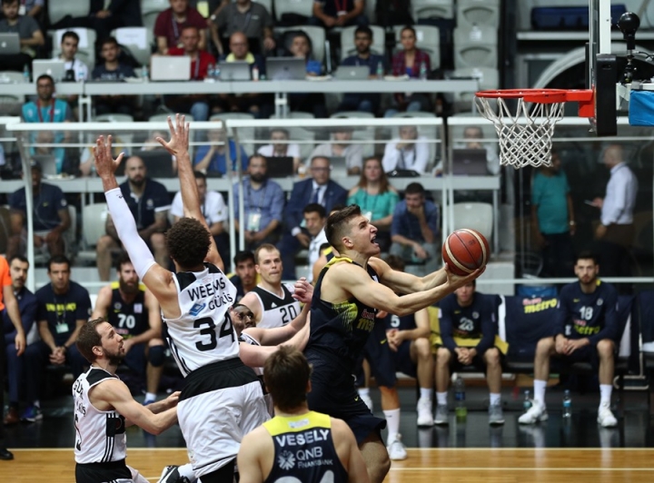 Beşiktaş'ı deviren Fenerbahçe şampiyon oldu! İşte maçtan kareler... 11