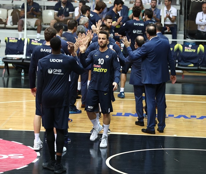 Beşiktaş'ı deviren Fenerbahçe şampiyon oldu! İşte maçtan kareler... 16
