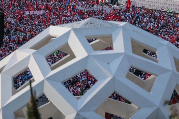 Akınlarda çocuklar gibi şendik, o gün hainlerin ordusunu yendik! 14