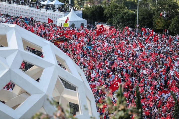 Akınlarda çocuklar gibi şendik, o gün hainlerin ordusunu yendik! 18