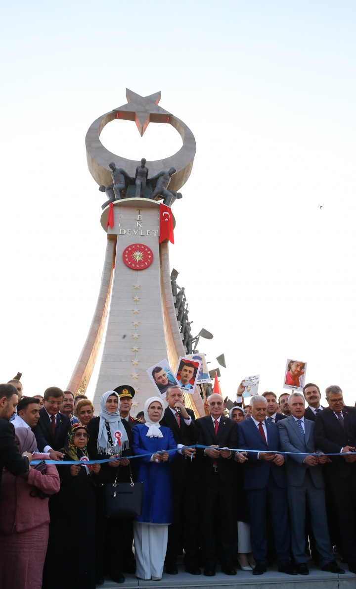 Cumhurbaşkanı Erdoğan Beştepe'deki Şehitler Abidesi'ni açtı! 9