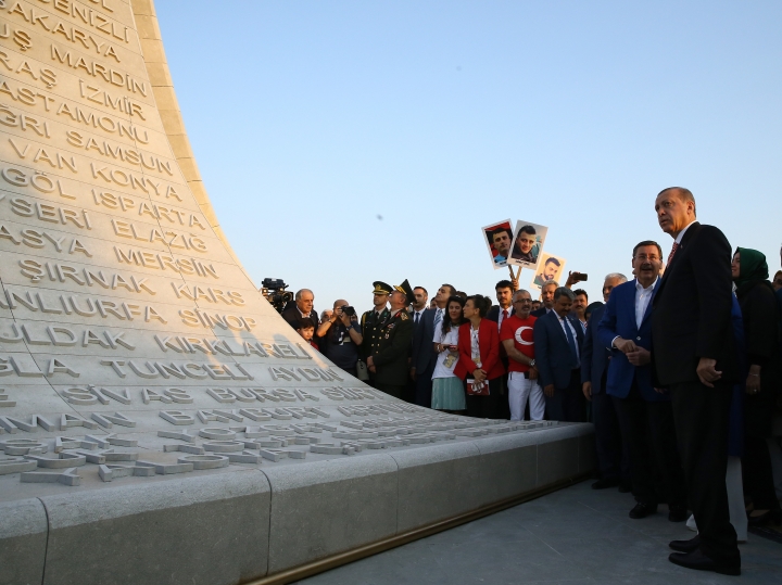 Cumhurbaşkanı Erdoğan Beştepe'deki Şehitler Abidesi'ni açtı! 13