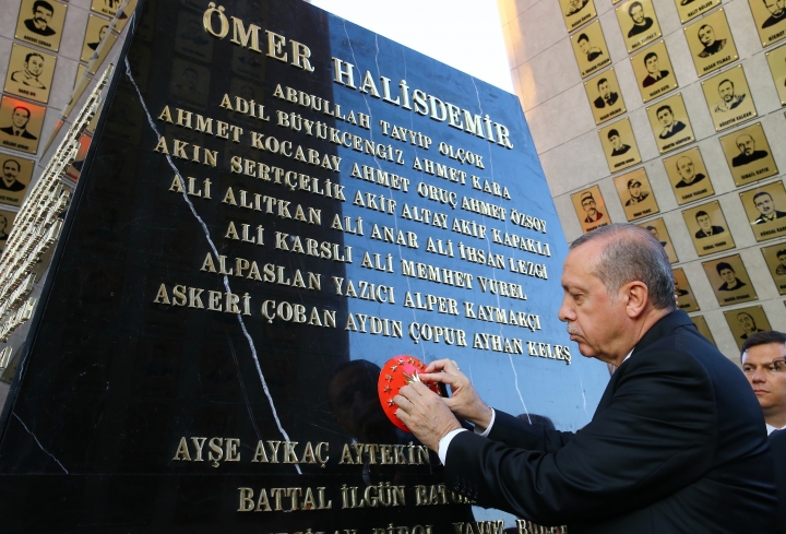 Cumhurbaşkanı Erdoğan Beştepe'deki Şehitler Abidesi'ni açtı! 7
