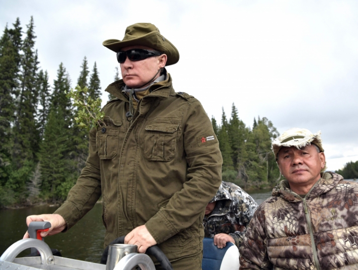 Vladimir Putin balığa çıktı, stres attı! 1