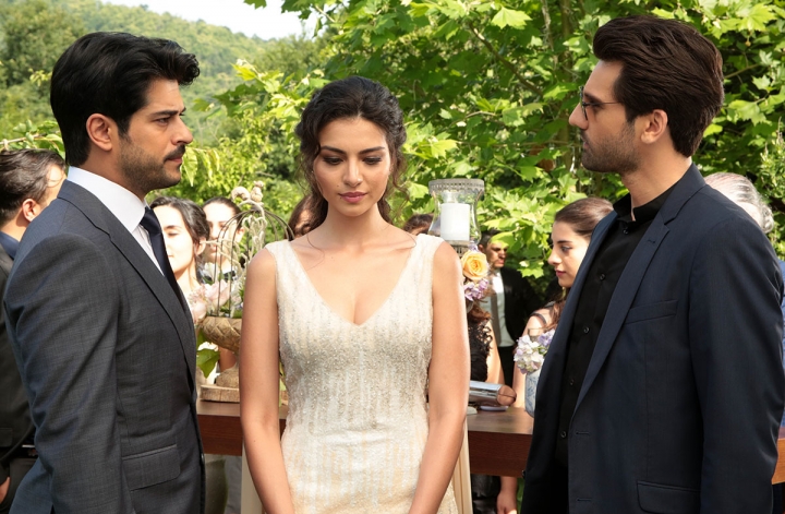 Tuba Büyüküstün ile Kaan Urgancıoğlu aynı dizide! "Aras" geliyor... 2