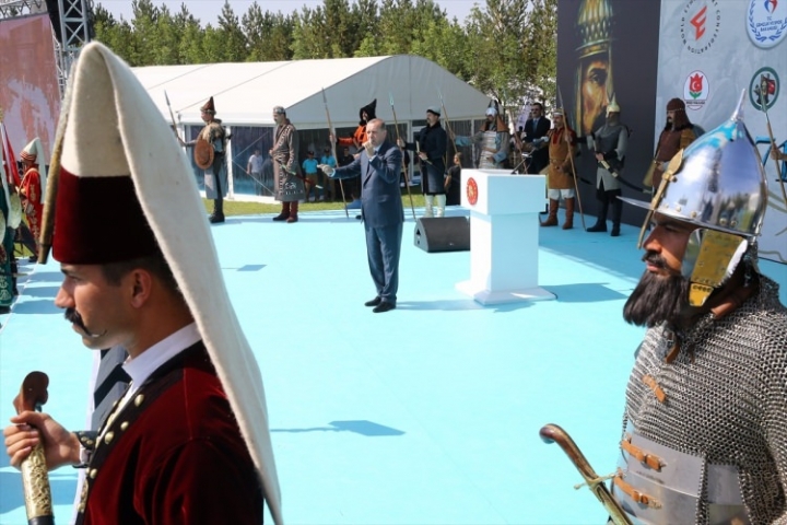 Cumhurbaşkanı Erdoğan Malazgirt kutlamalarında! 9