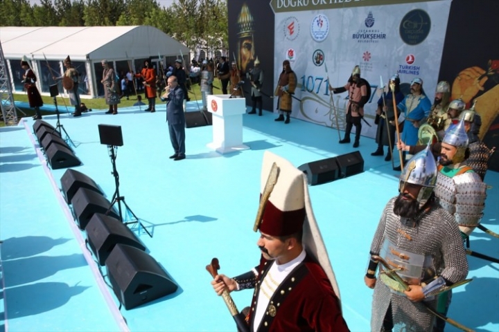Cumhurbaşkanı Erdoğan Malazgirt kutlamalarında! 10