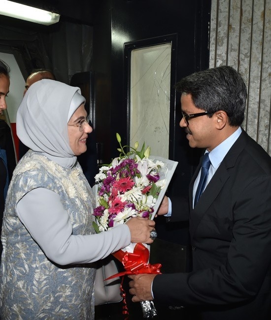 Emine Erdoğan Bangladeş'teki kampları ziyaret etti... 1