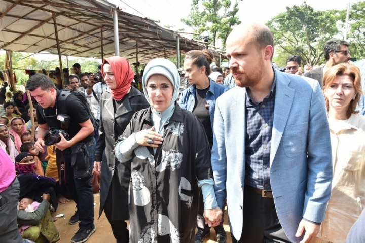 Emine Erdoğan Bangladeş'teki kampları ziyaret etti... 21