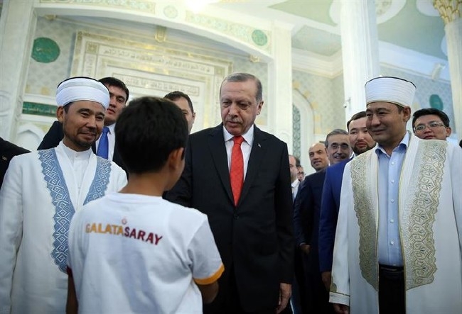 Cumhurbaşkanı Erdoğan Kazakistan'da cami ziyaret etti, EXPO fuarını gezdi 3