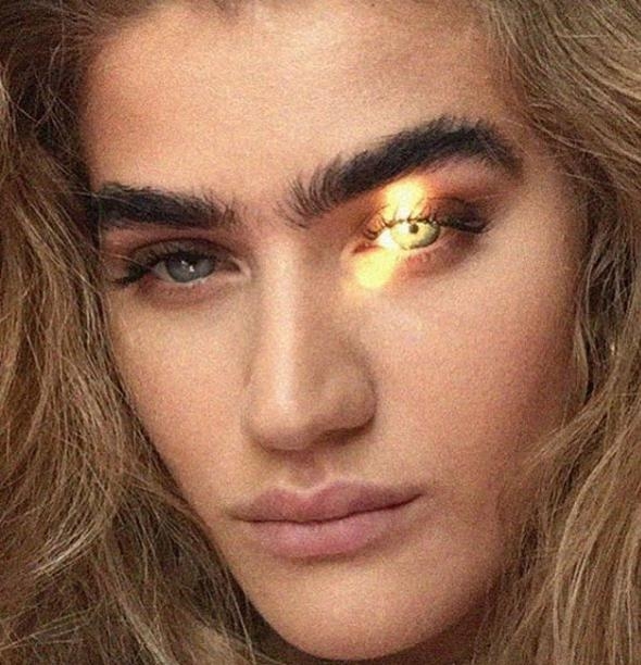 Kaşları için Frida Kahlo'yu örnek alıyormuş! 5