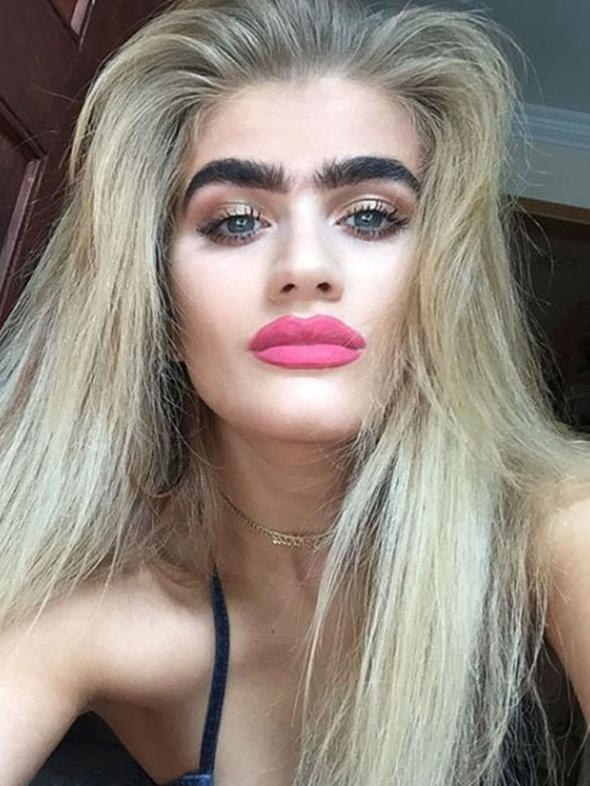 Kaşları için Frida Kahlo'yu örnek alıyormuş! 4
