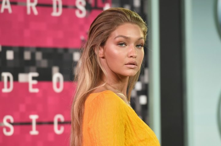 'Japonya Vogue'nin kapak kızı Gigi Hadid oldu! 15