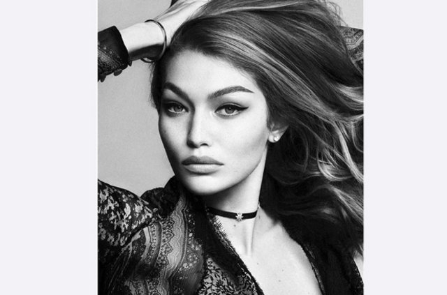 'Japonya Vogue'nin kapak kızı Gigi Hadid oldu! 26