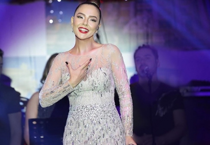 Ebru Gündeş için kesenin ağzını açıyorlar! 22