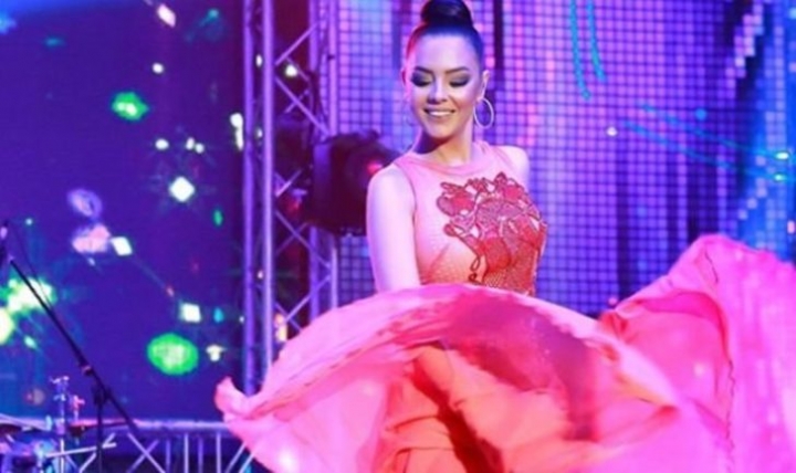 Ebru Gündeş için kesenin ağzını açıyorlar! 11