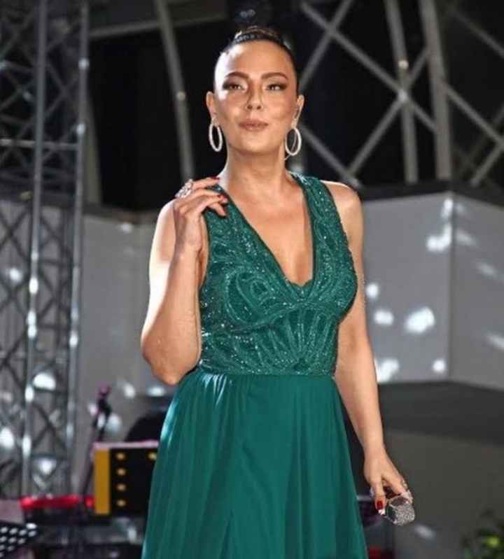 Ebru Gündeş için kesenin ağzını açıyorlar! 3