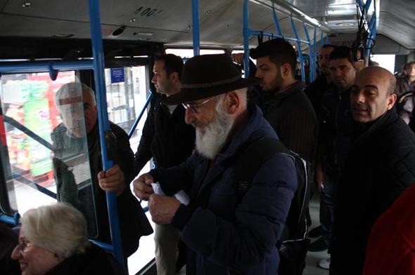 Tuncel Kurtiz, 4. ölüm yıldönümünde sevenleri tarafından sosyal medyada anılıyor! 34