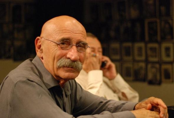 Tuncel Kurtiz, 4. ölüm yıldönümünde sevenleri tarafından sosyal medyada anılıyor! 27