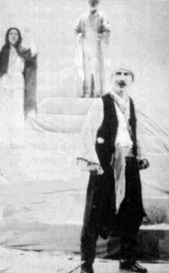 Tuncel Kurtiz, 4. ölüm yıldönümünde sevenleri tarafından sosyal medyada anılıyor! 11