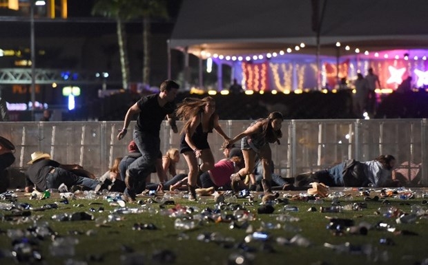 İşte Las Vegas'ta konser alanına düzenlenen silahlı saldırıdaki dehşet anları! 8