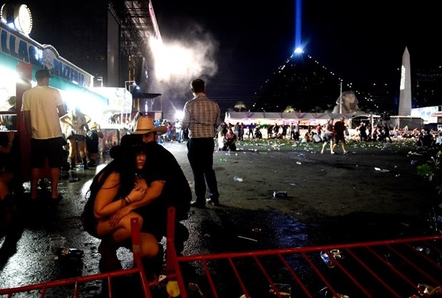İşte Las Vegas'ta konser alanına düzenlenen silahlı saldırıdaki dehşet anları! 22