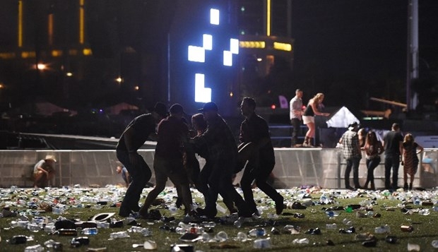 İşte Las Vegas'ta konser alanına düzenlenen silahlı saldırıdaki dehşet anları! 11