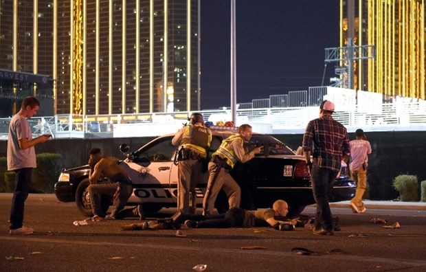 İşte Las Vegas'ta konser alanına düzenlenen silahlı saldırıdaki dehşet anları! 24